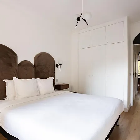 Sunlit Parisian With Balcony And Open Views * Parigi